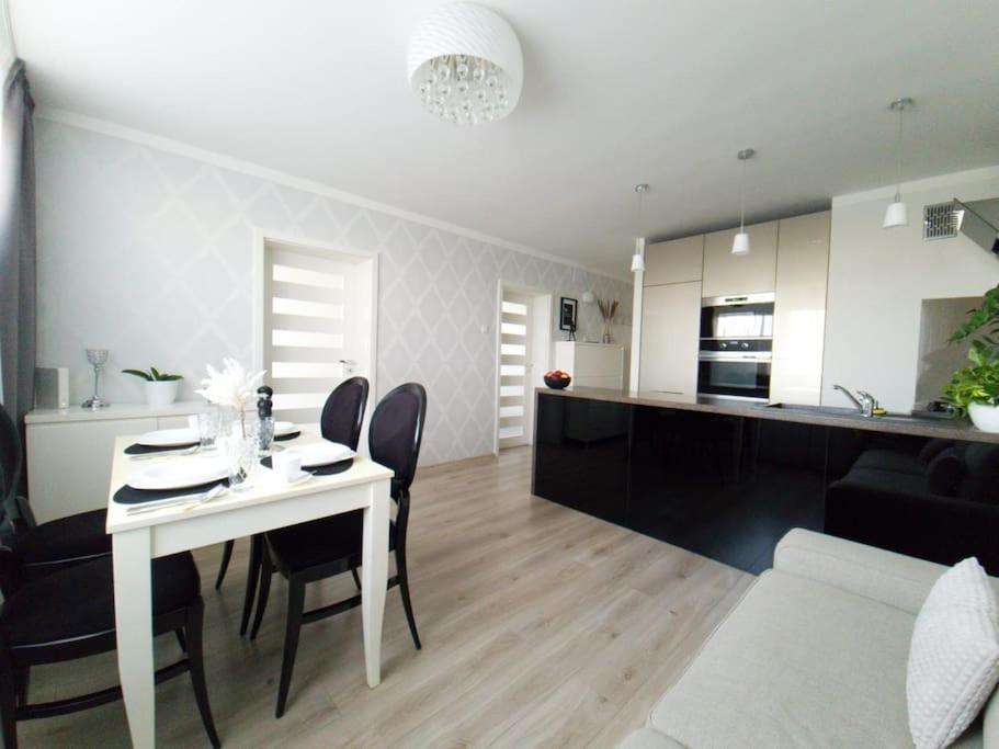 Uroczy, Jasny Apartament Oraz Bezplatny Parking! Appartement Krakau Buitenkant foto
