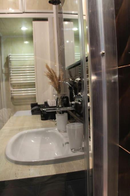 Uroczy, Jasny Apartament Oraz Bezplatny Parking! Appartement Krakau Buitenkant foto